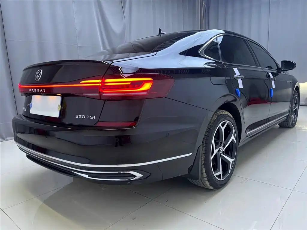 VOLKSWAGEN PASSAT 2021