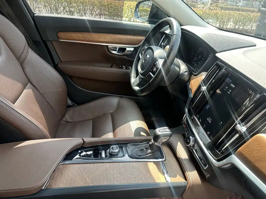 VOLVO S90 2020