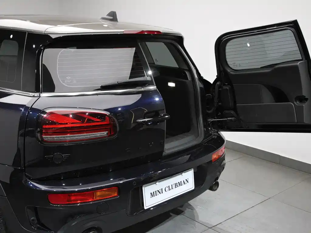 MINI CLUBMAN 2022