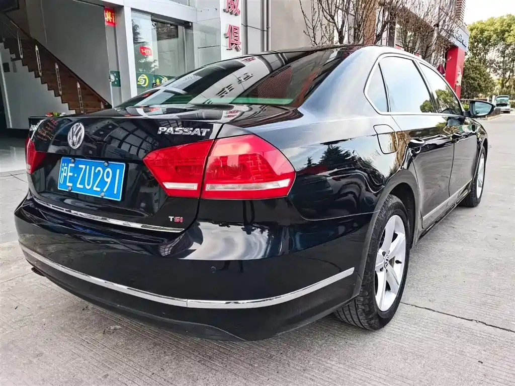 VOLKSWAGEN PASSAT 2014