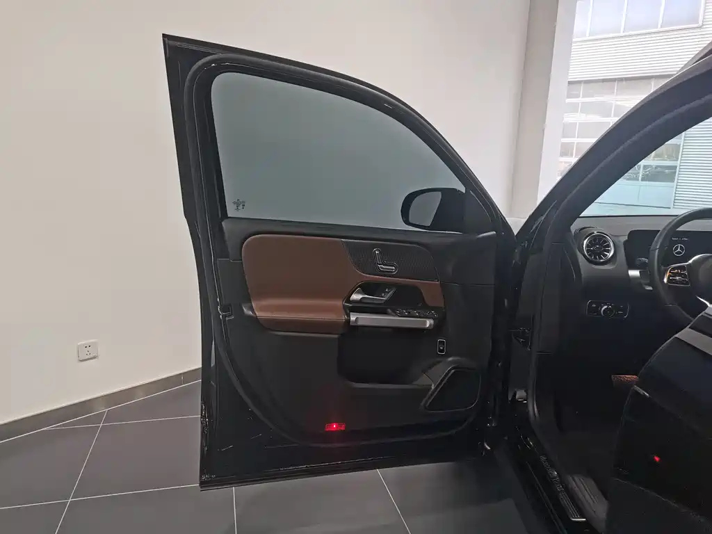 MERCEDES BENZ GLB 2022