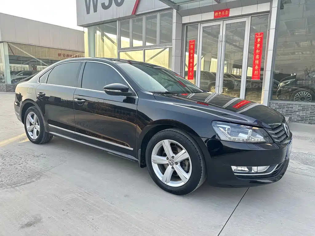 VOLKSWAGEN PASSAT 2014