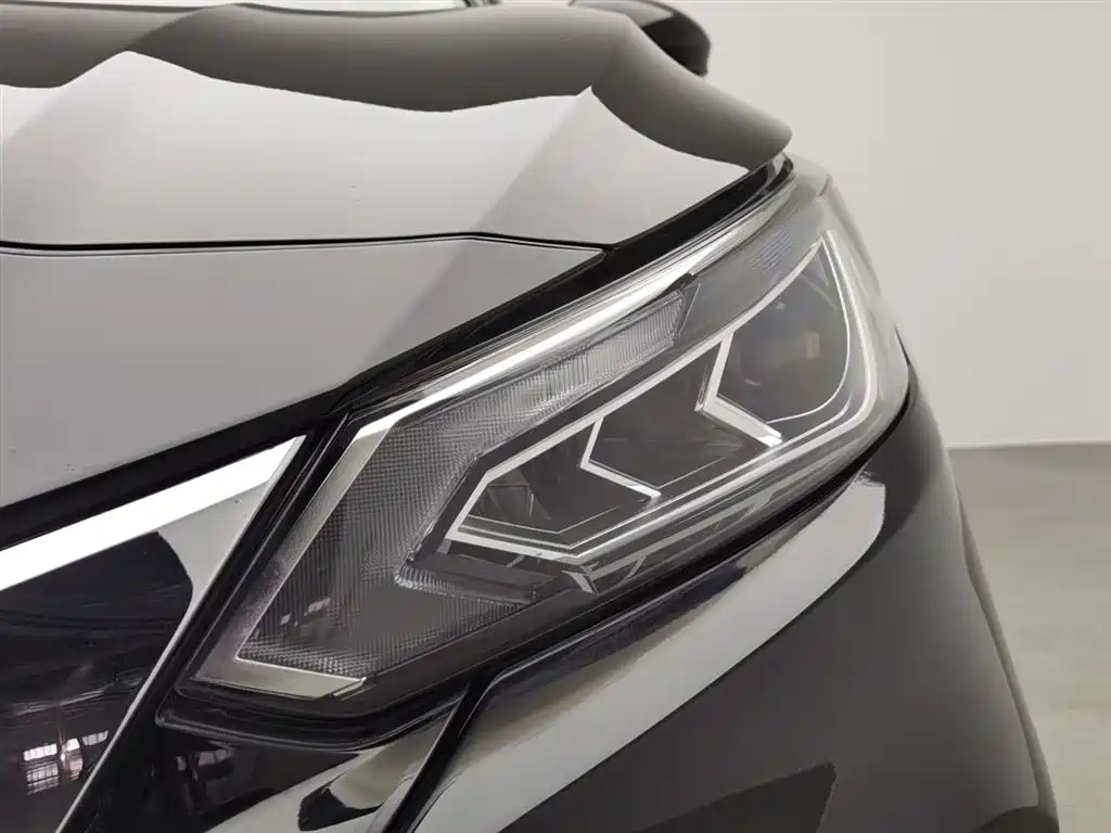 NISSAN TEANA 2020