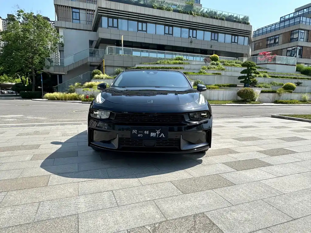 LYNK&CO 03 2021