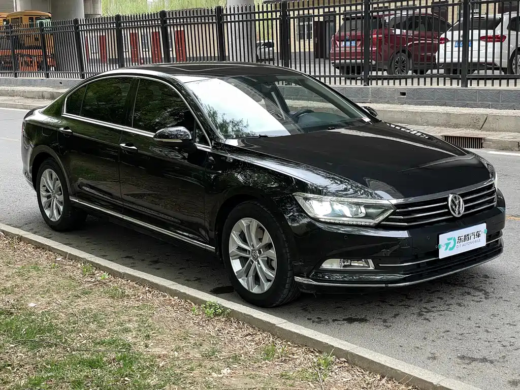 VOLKSWAGEN MAGOTAN 2018