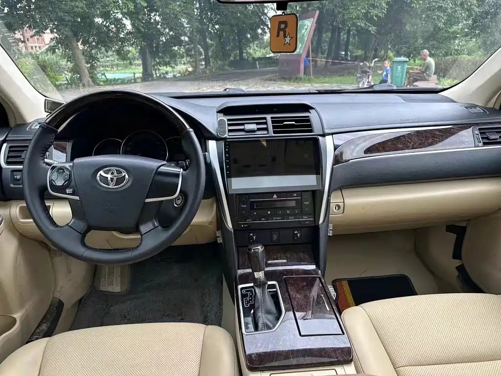 TOYOTA CAMRY 2017