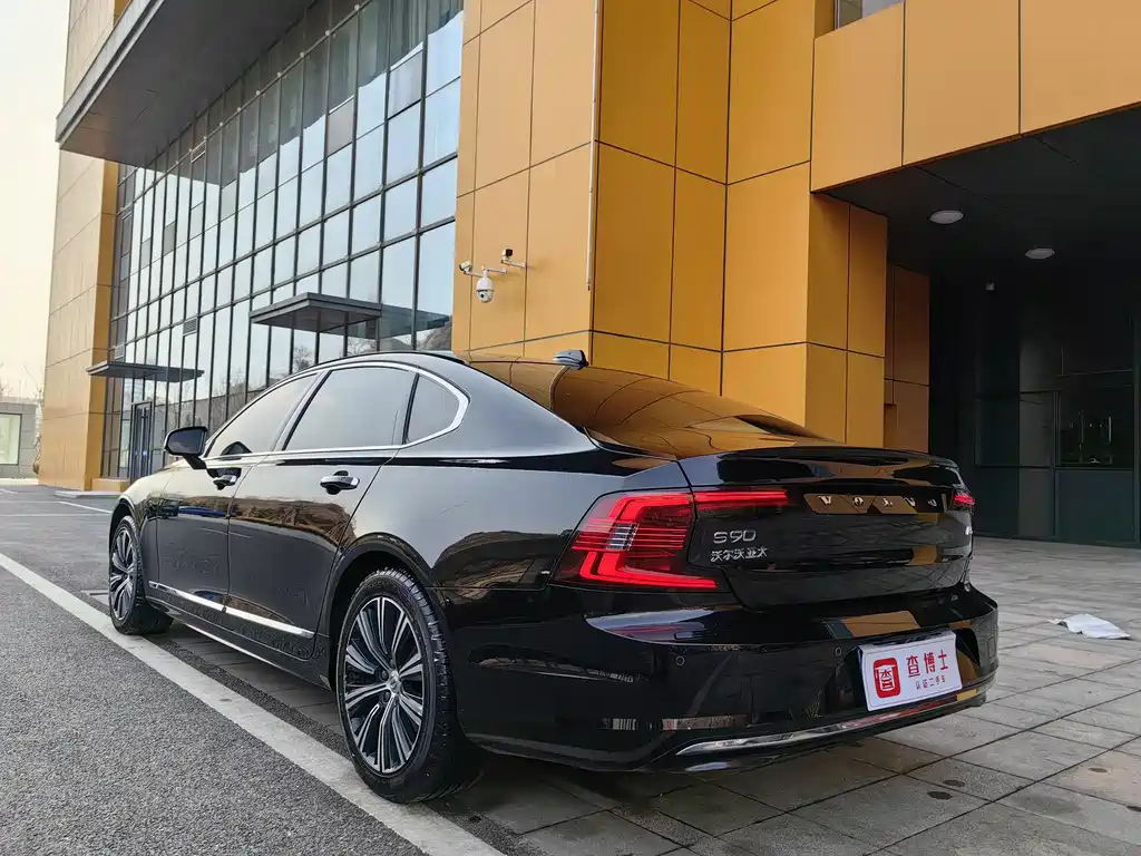 VOLVO S90 2021