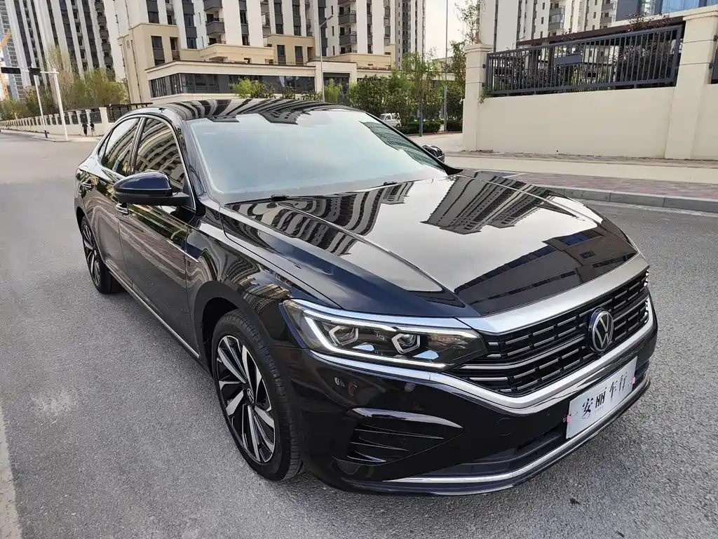 VOLKSWAGEN PASSAT 2022