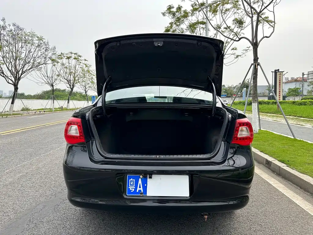 VOLKSWAGEN BORA 2010