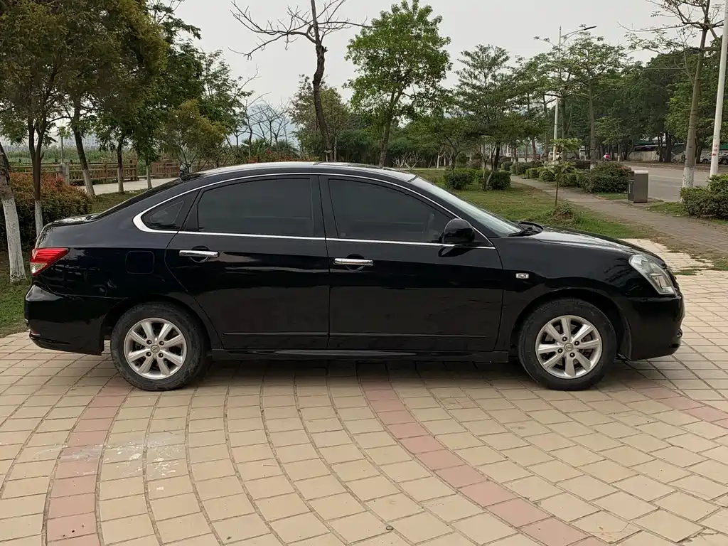 NISSAN SYLPHY 2017