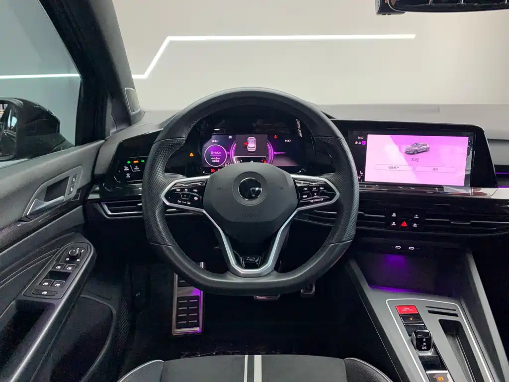 VOLKSWAGEN GOLF 2022