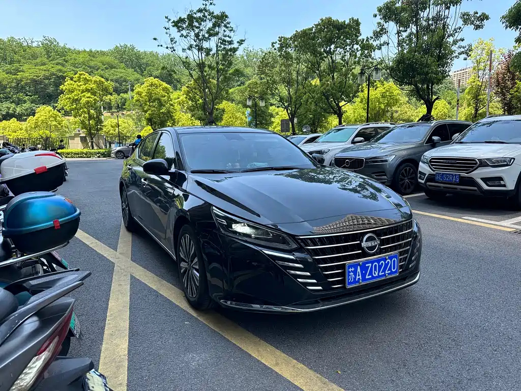 NISSAN TEANA 2023