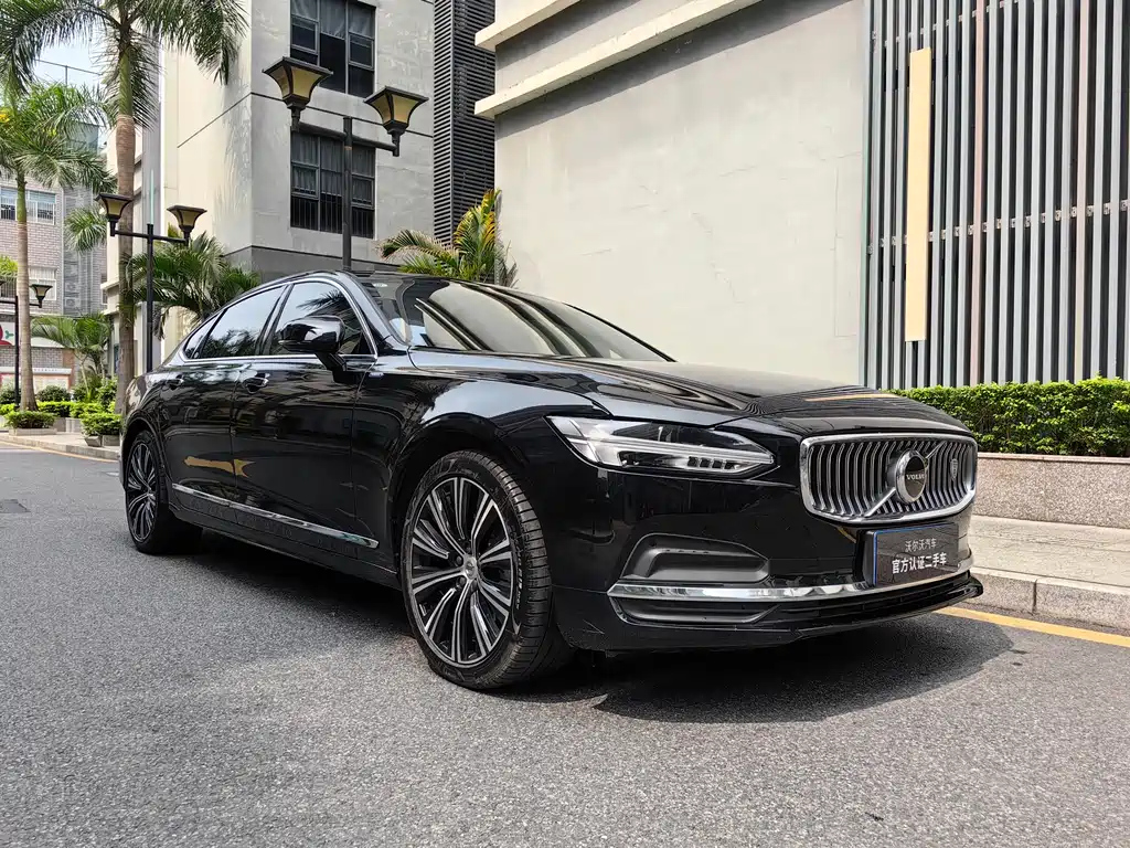 VOLVO S90 2022