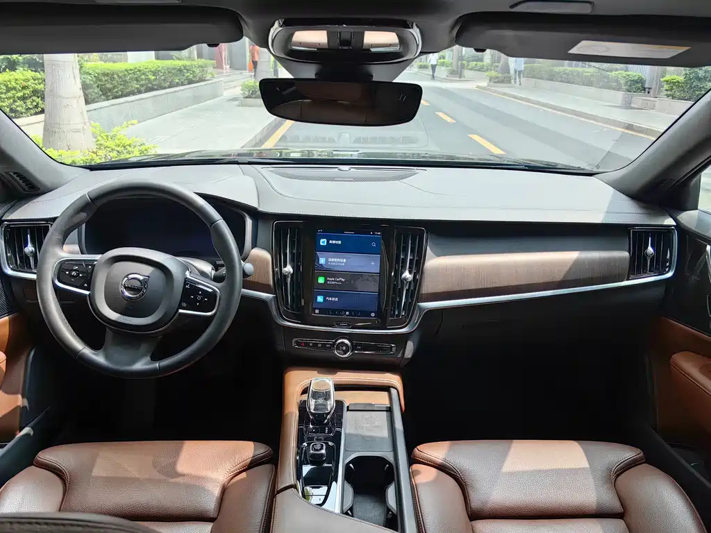 VOLVO S90 2022