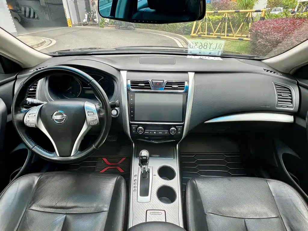 NISSAN TEANA 2018