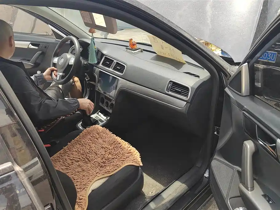 VOLKSWAGEN LAVIDA 2018
