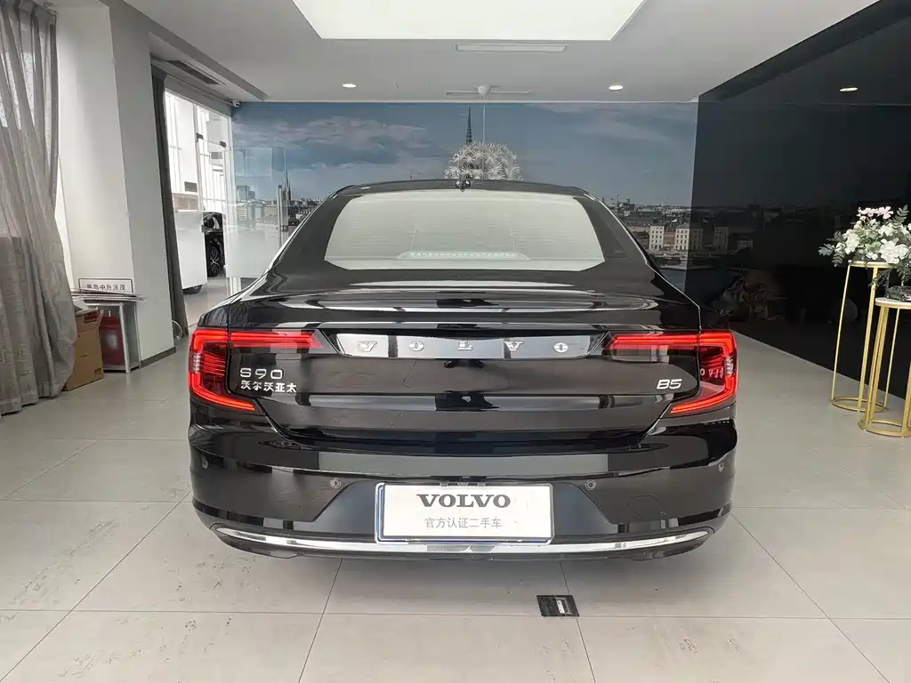 VOLVO S90 2024