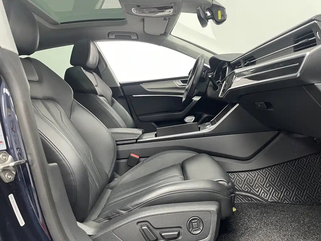 AUDI A7 2022