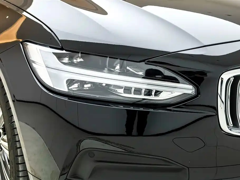 VOLVO S90 2023