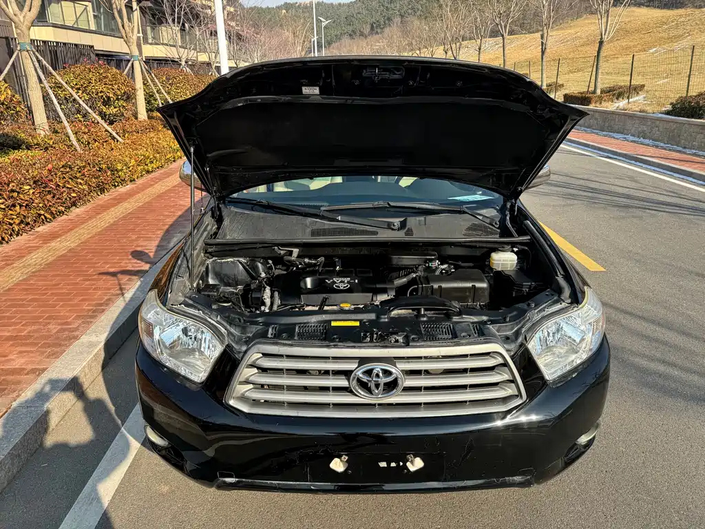 TOYOTA HIGHLANDER 2009