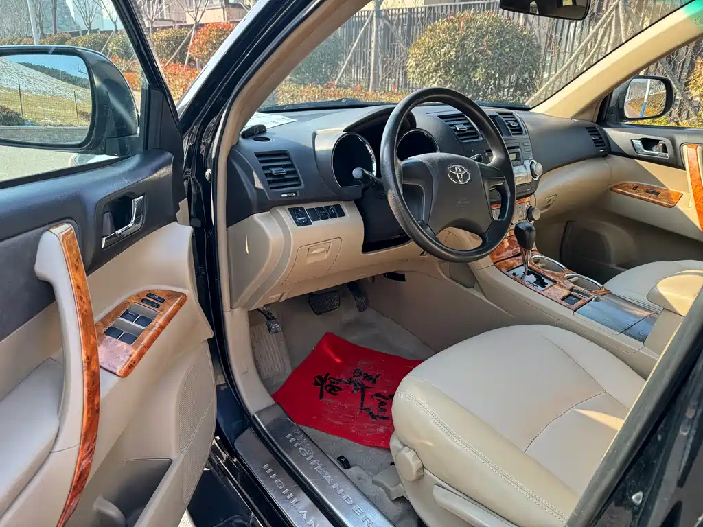 TOYOTA HIGHLANDER 2009