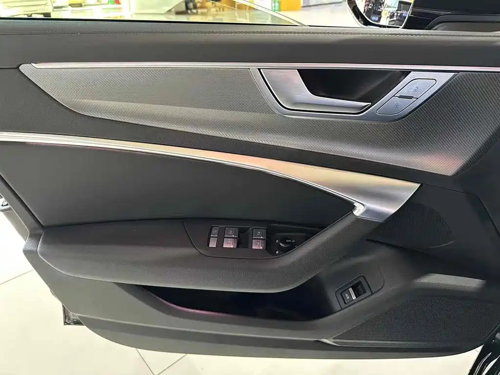 AUDI A6L 2023