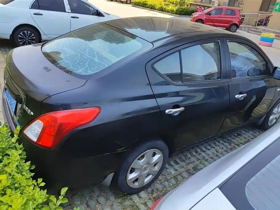 NISSAN SUNNY 2013