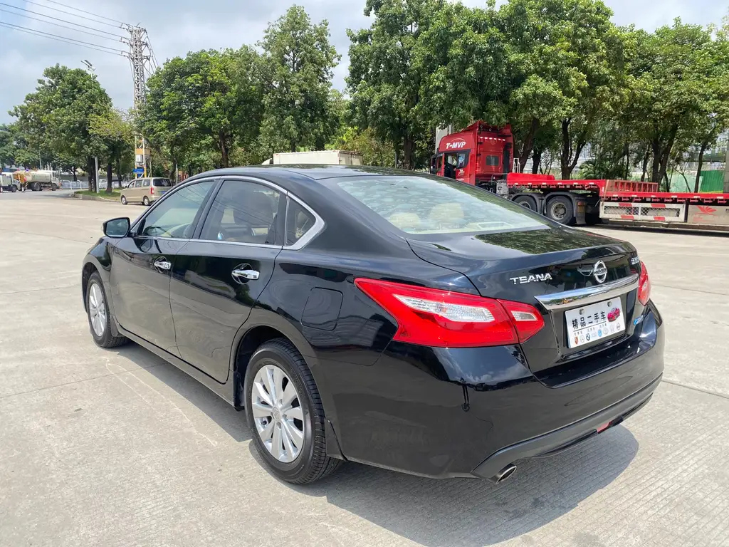 NISSAN TEANA 2016