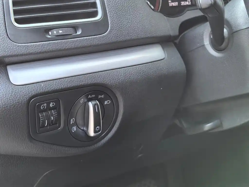 VOLKSWAGEN SHARAN 2016