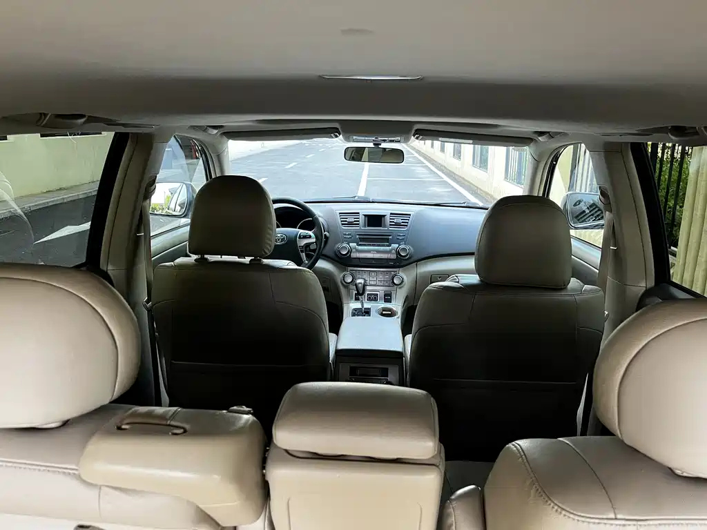 TOYOTA HIGHLANDER 2013