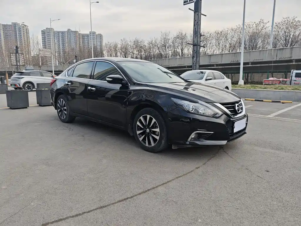 NISSAN TEANA 2017