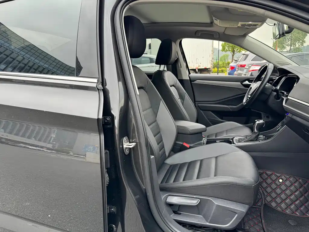VOLKSWAGEN SAGITAR 2021