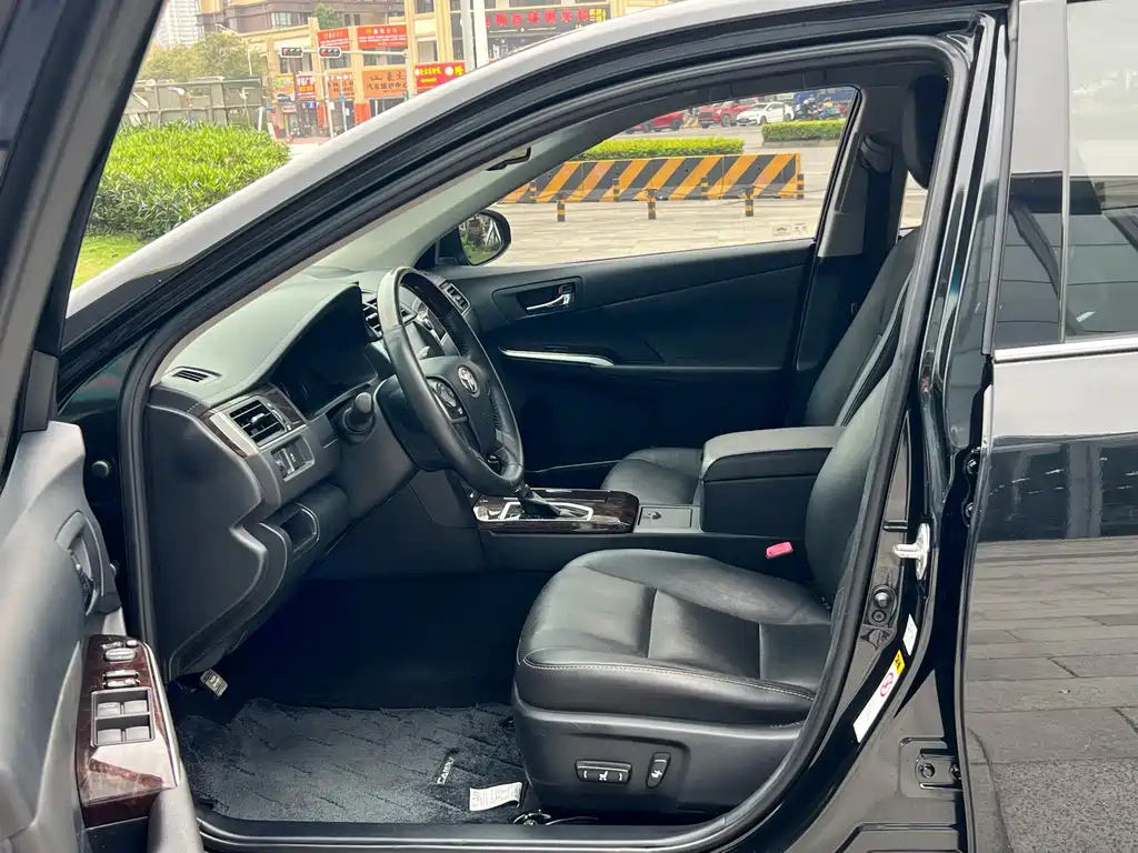 TOYOTA CAMRY 2017