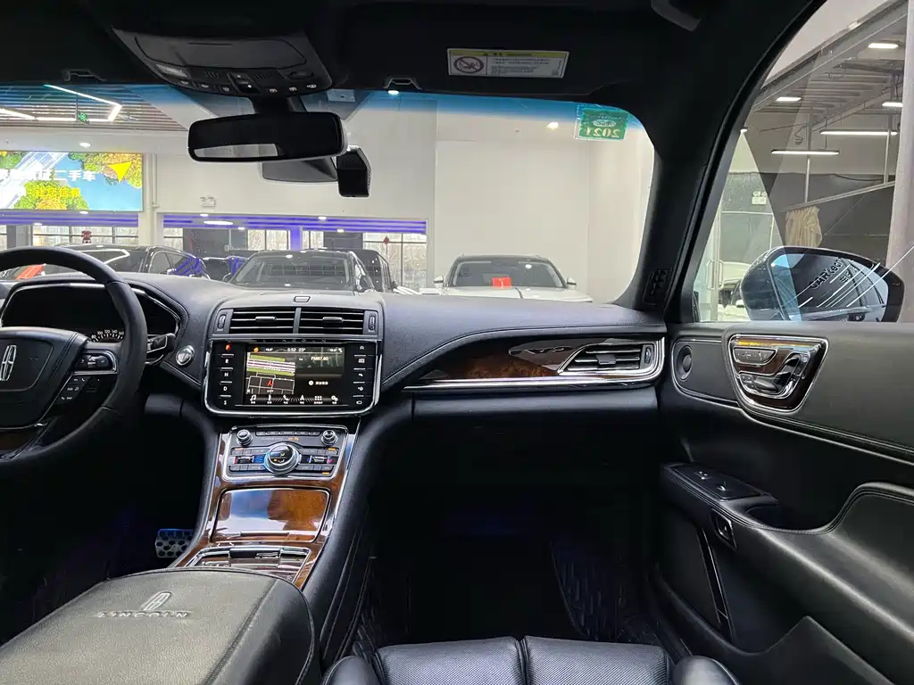 LINCOLN CONTINENTAL 2019