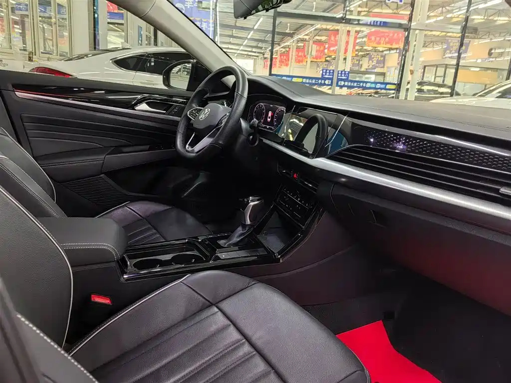 VOLKSWAGEN PASSAT 2023