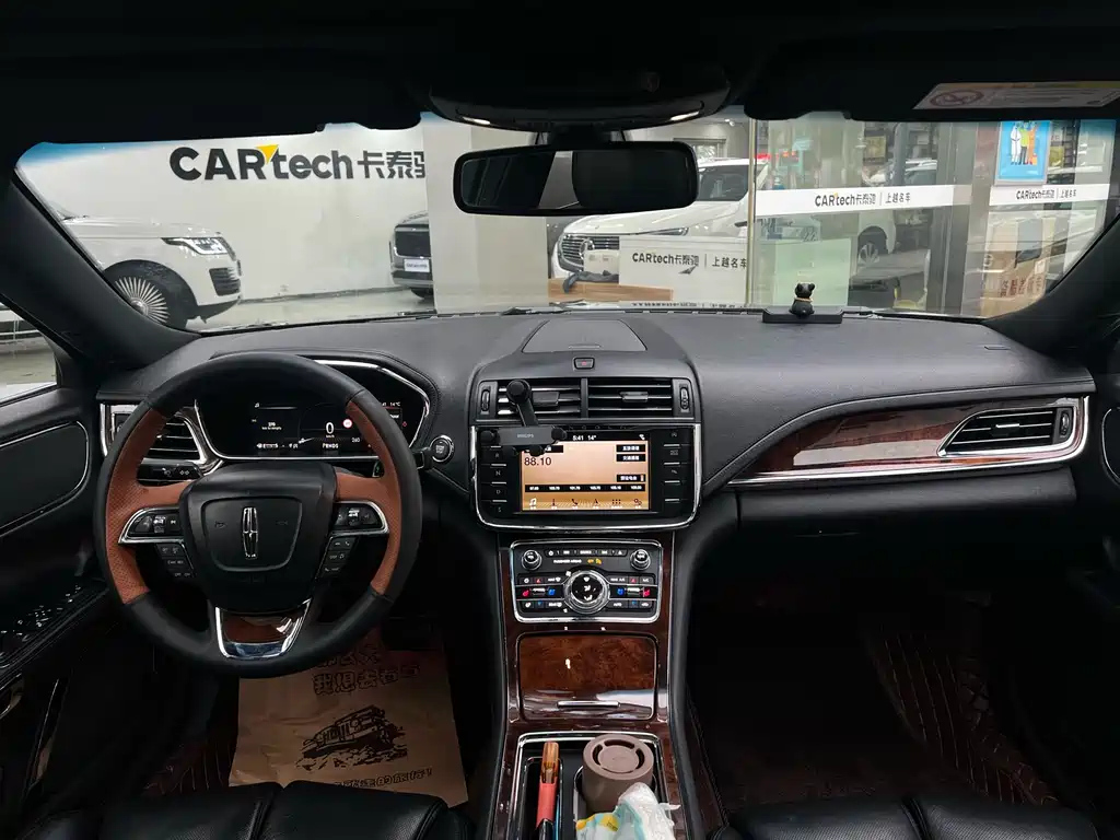LINCOLN CONTINENTAL 2017