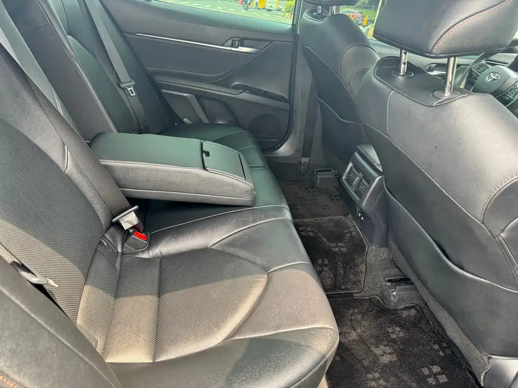 TOYOTA CAMRY 2021