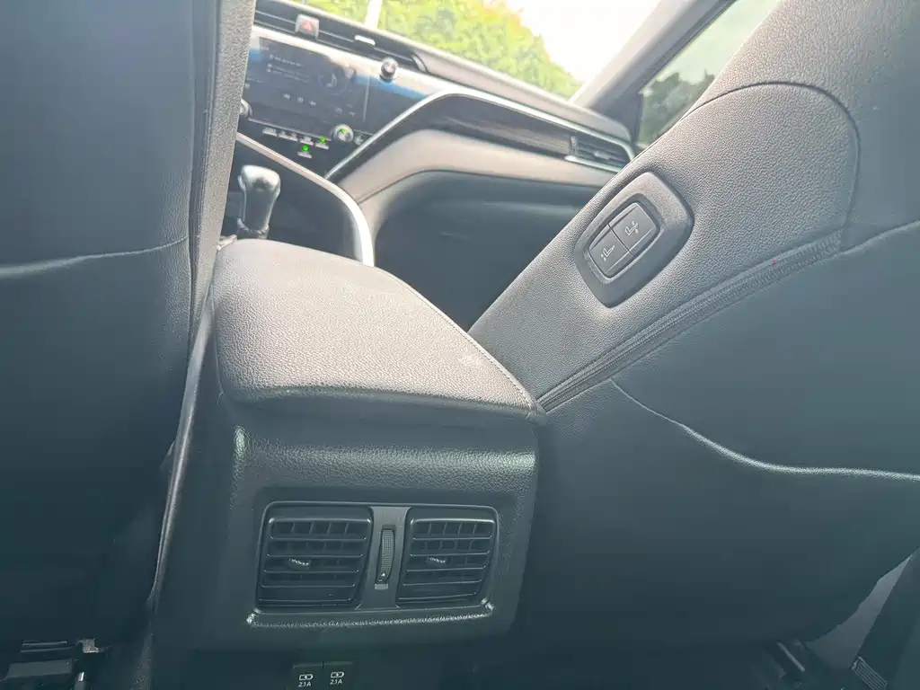 TOYOTA CAMRY 2021