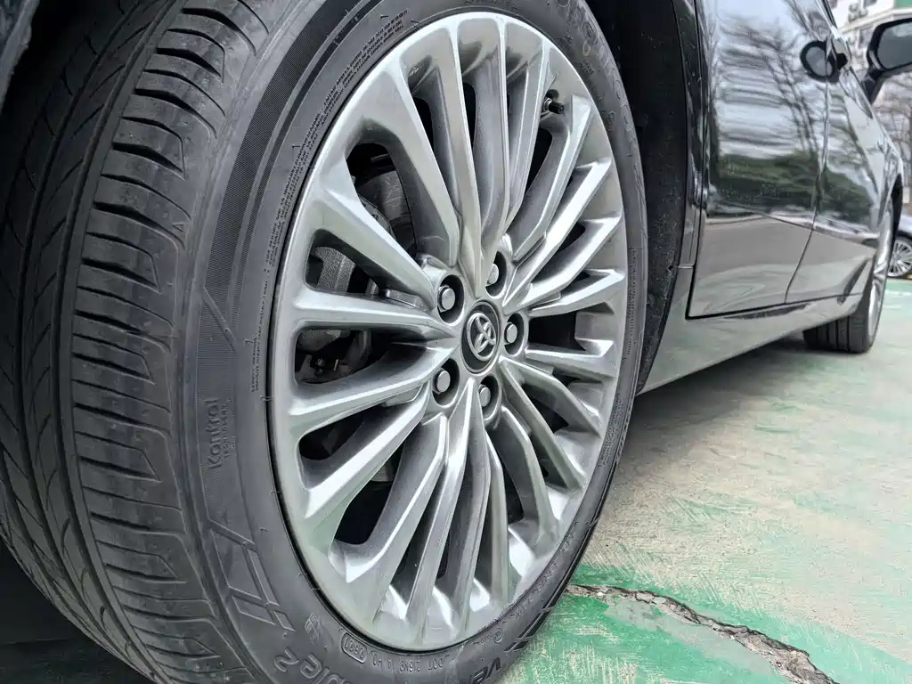 TOYOTA AVALON 2020