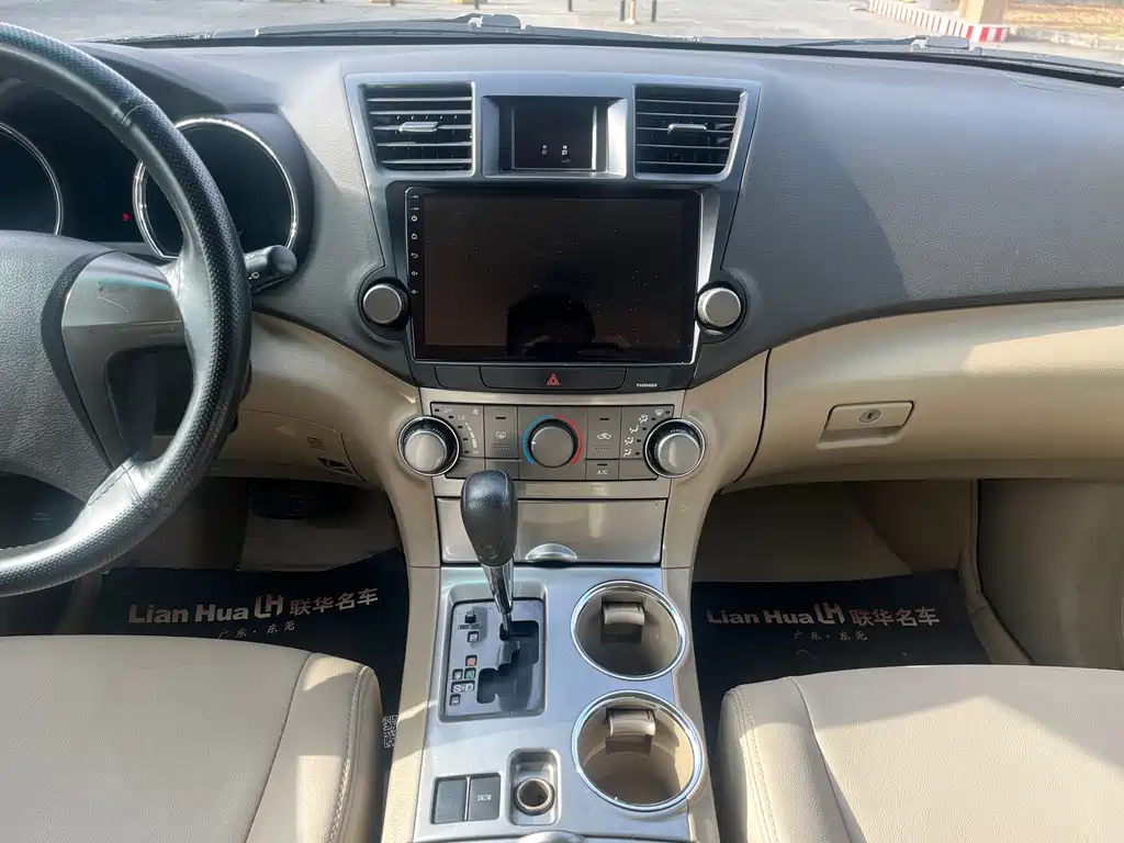 TOYOTA HIGHLANDER 2013