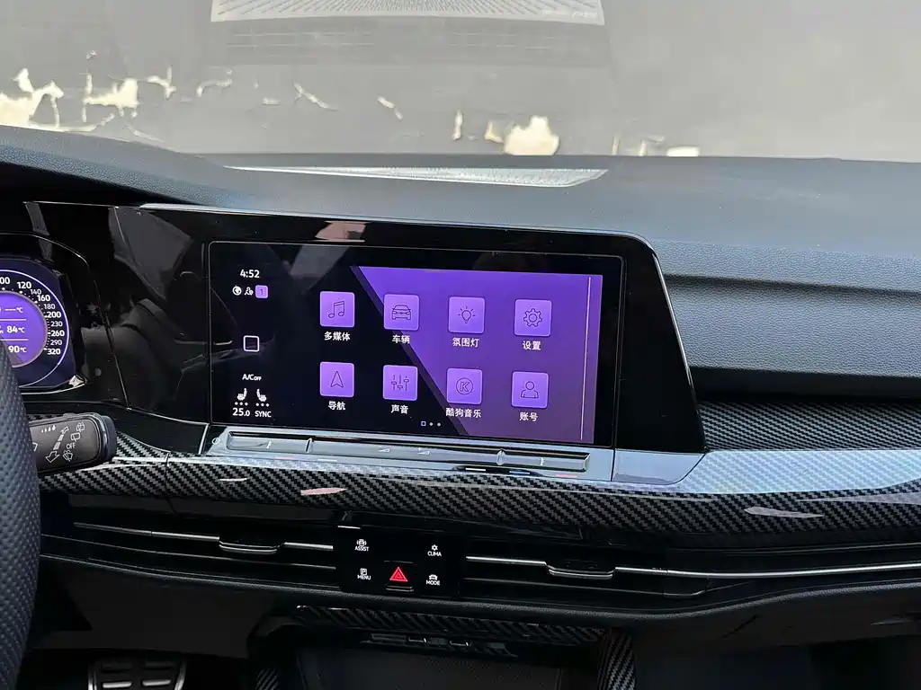 VOLKSWAGEN GOLF 2023