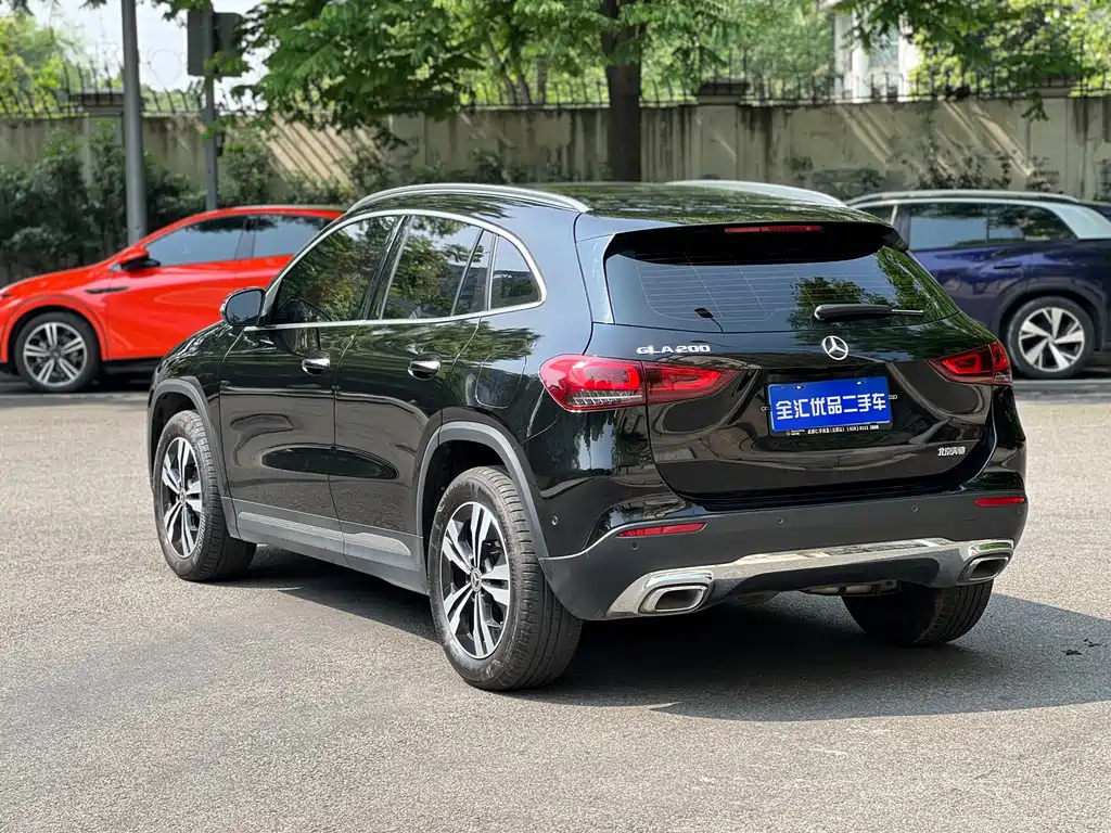 MERCEDES BENZ GLA 2021