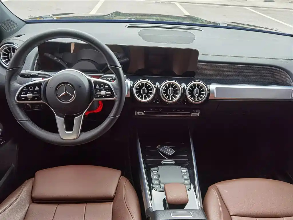 MERCEDES BENZ GLB 2023