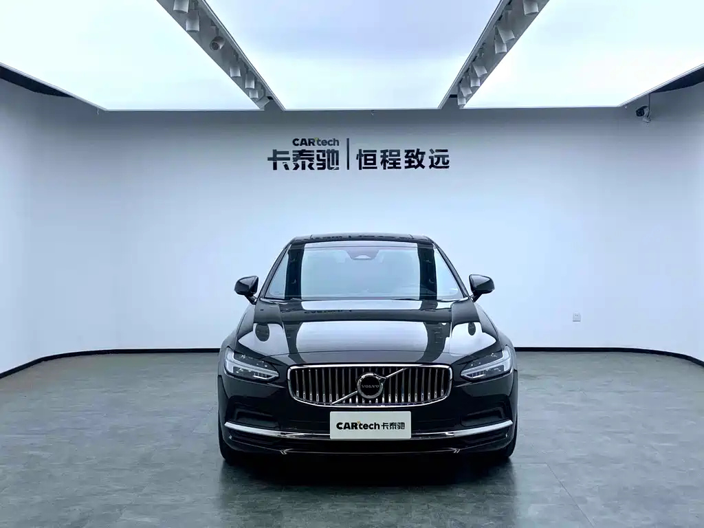 VOLVO S90 2023