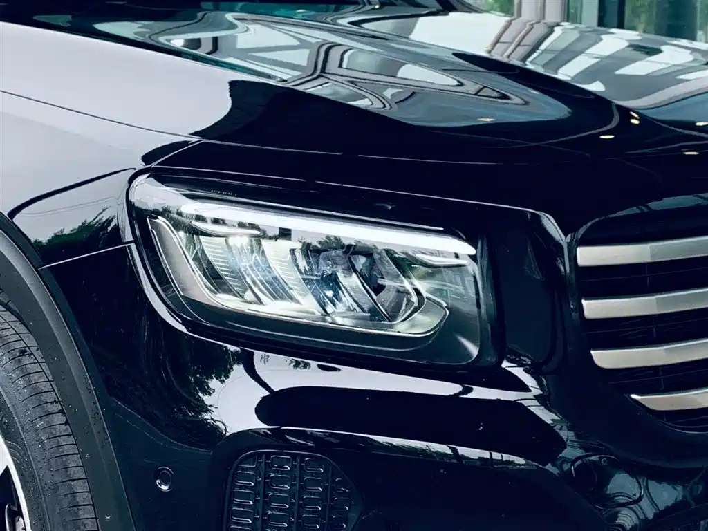 MERCEDES BENZ GLB 2024
