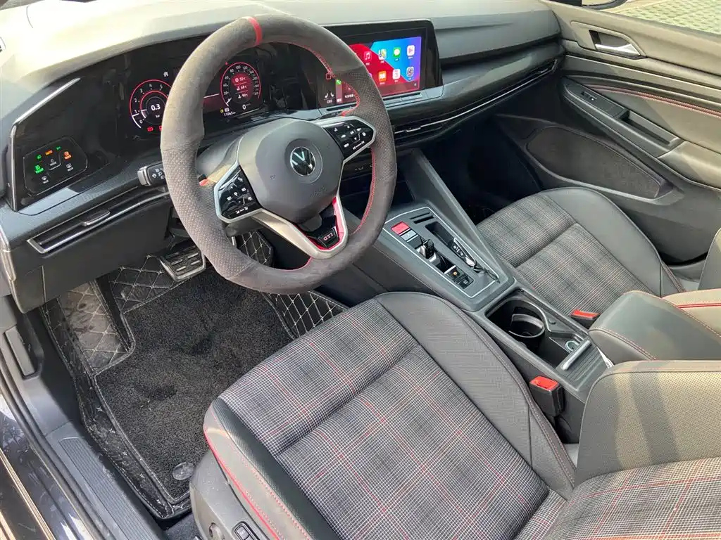 VOLKSWAGEN GOLF 2022
