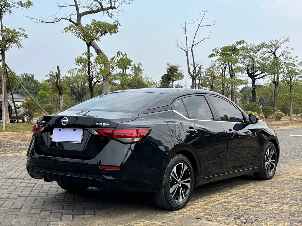 NISSAN SYLPHY 2020