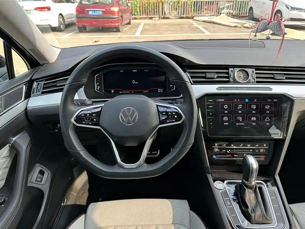 VOLKSWAGEN MAGOTAN 2022