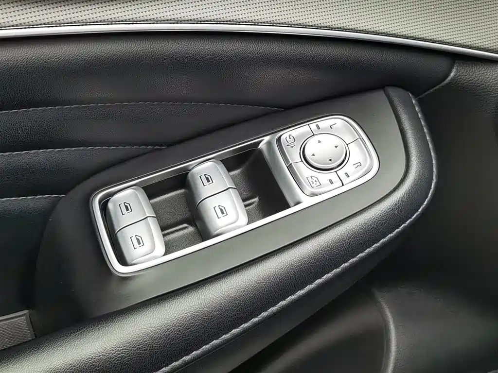 ROEWE RX5 MAX 2021