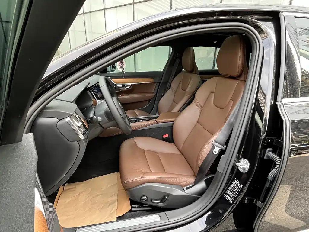 VOLVO S90 2022